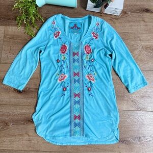 Johnny Was Vintage Blue Teal Embroidered 3/4 Sleeve Tee Size M Tunic Style